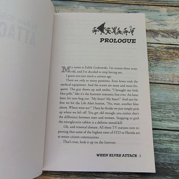 When Elves Attack: A Joyous Christmas‎ Greeting from the Criminal Nutbars VG - Picture 3 of 12